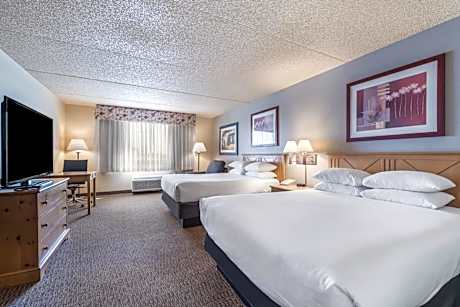 Deluxe Queen Room with Two Queen Beds