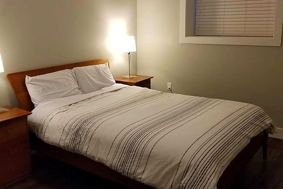 Basement Suite 1 queen bedroom(Brand New House)