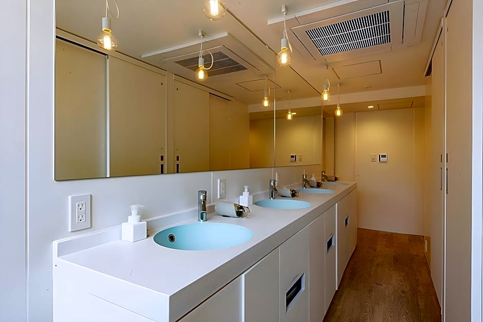 plat hostel keikyu kamakura wave