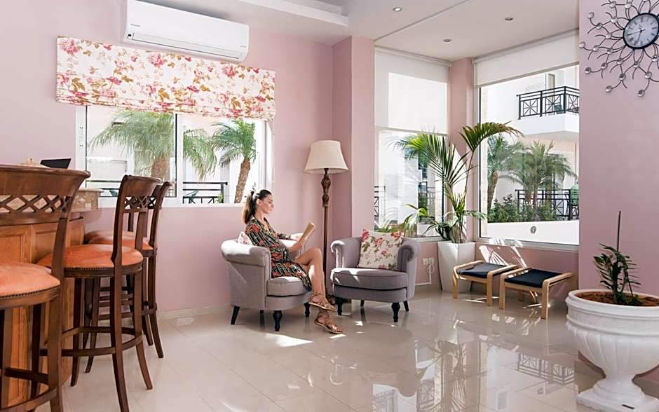 Yiannis Manos Hotel Resort