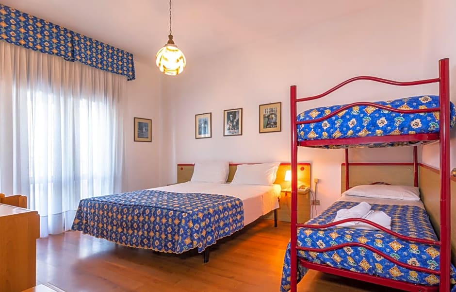 Hotel Diana