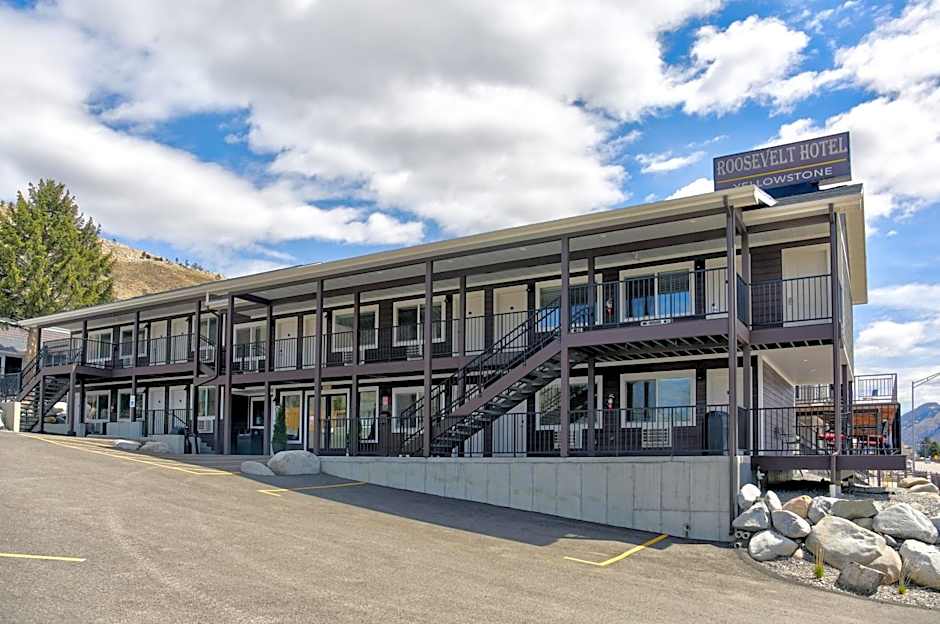 Roosevelt Hotel - Yellowstone