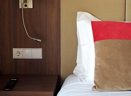 Deluxe Double Room with Balcony and Sea View