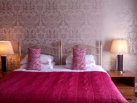 Superior Twin Room with Garden View