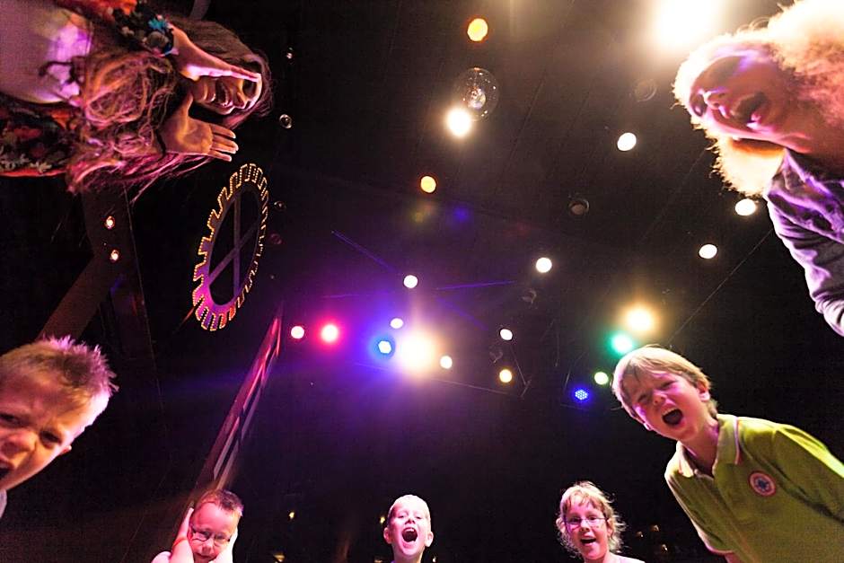 Iz Flower Side Beach Hotel