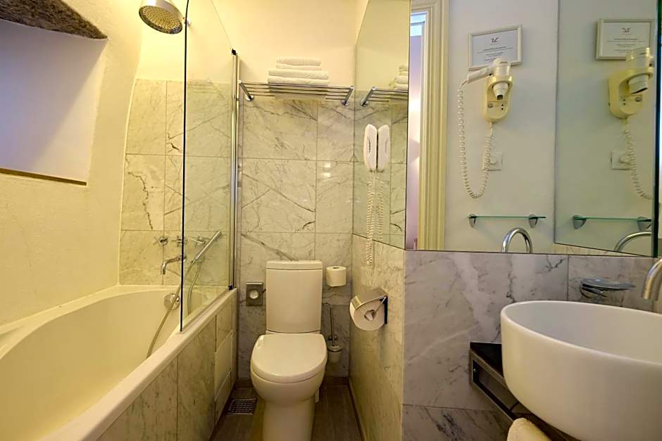 The Three Sisters Hotel