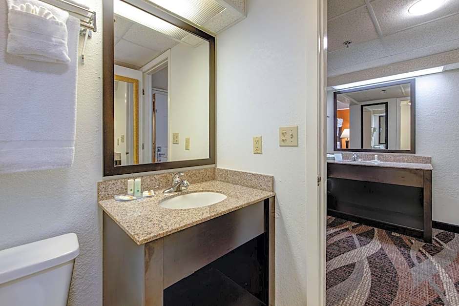 Quality Inn Creekside - Downtown Gatlinburg