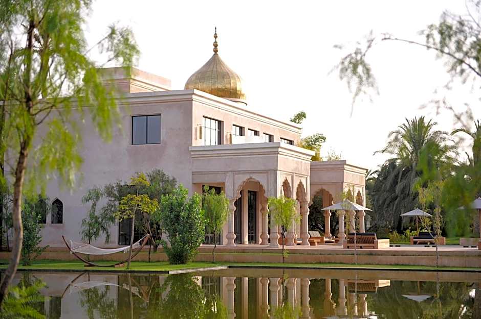 Palais Namaskar