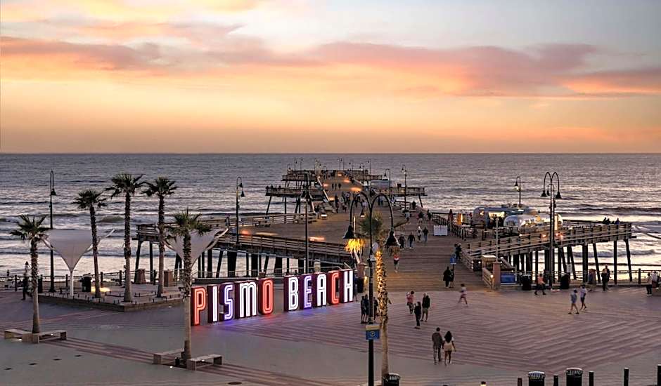 Inn at the Pier Pismo Beach, Curio Collection by Hilton