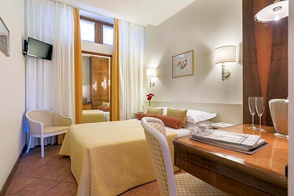 Relais Santa Chiara Hotel