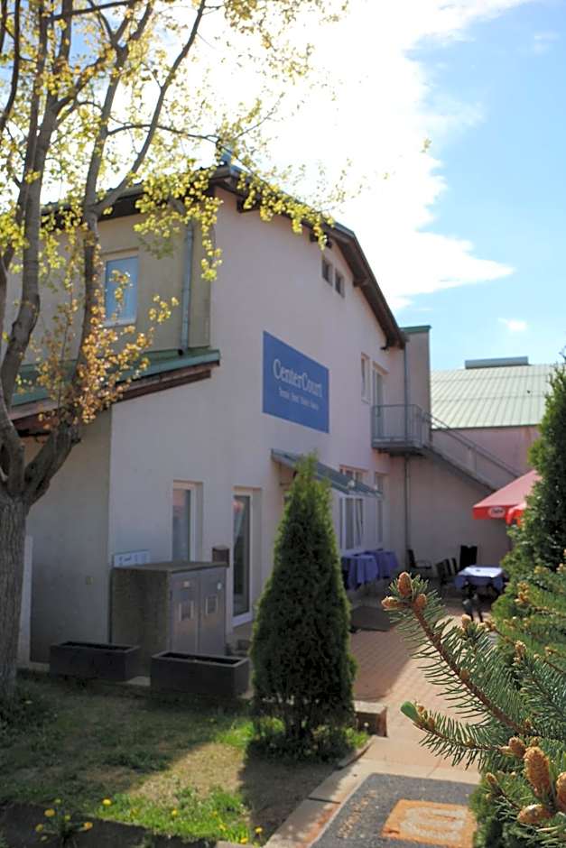CenterCourt Hotel