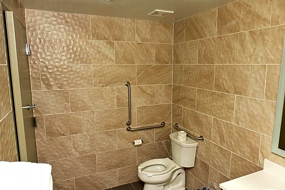 Days Inn by Wyndham Bronx Near Botanical Garden