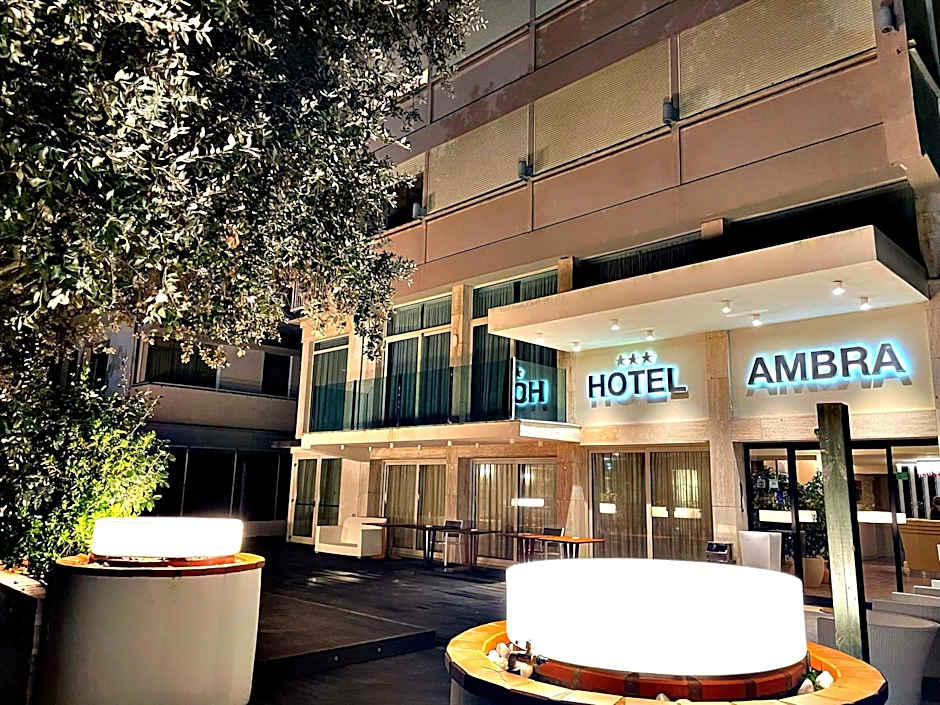 HOTEL AMBRA - Fronte Mare - Vicinissimi al Centro