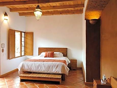 Deluxe King Suite
