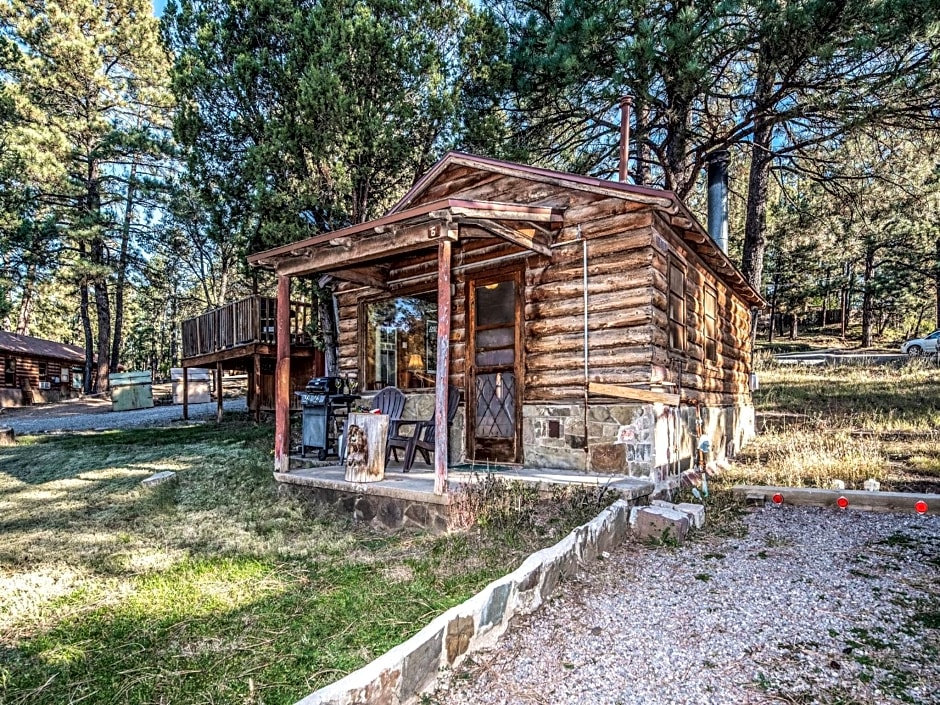 Apache Village 6, King Studio with Sleeper Sofa, Sleeps 3