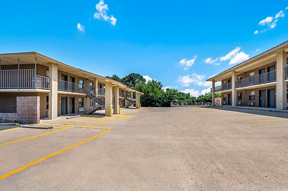 Quality Inn & Suites Hot Springs - Lake Hamilton