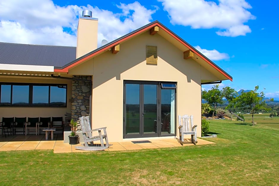 Secret Lake Farmstay