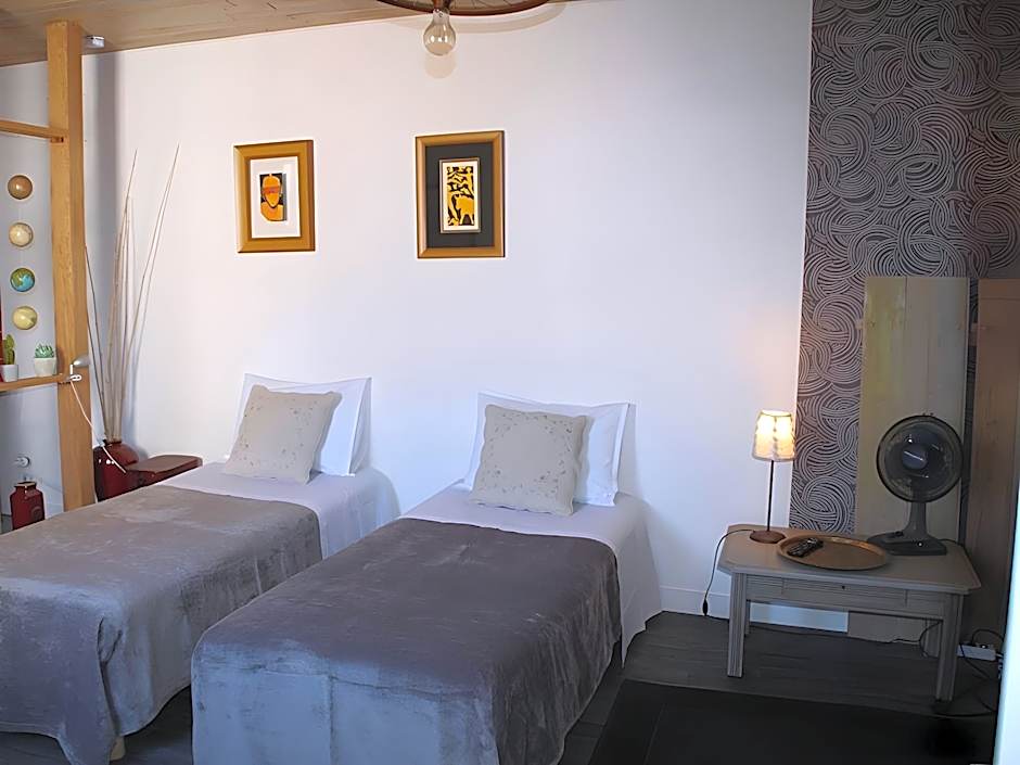 Une Chambre en Ville