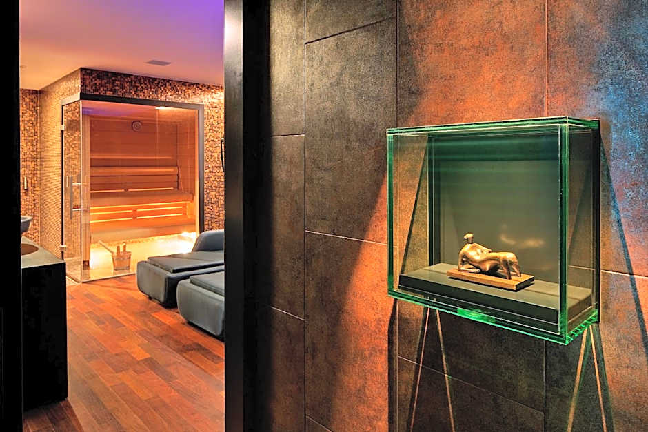 Miura ART Hotel