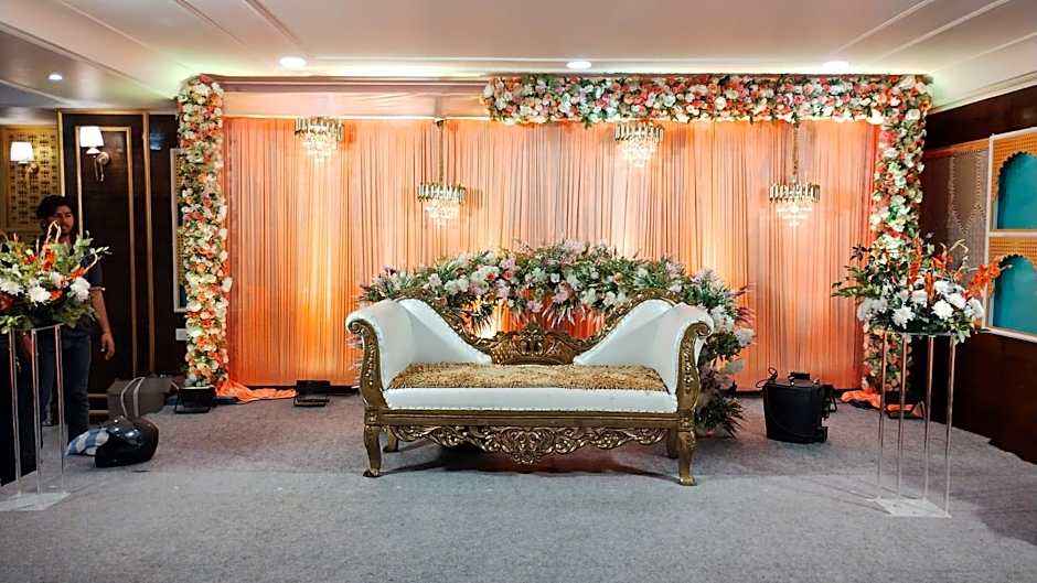 Hotel Sarweshwary