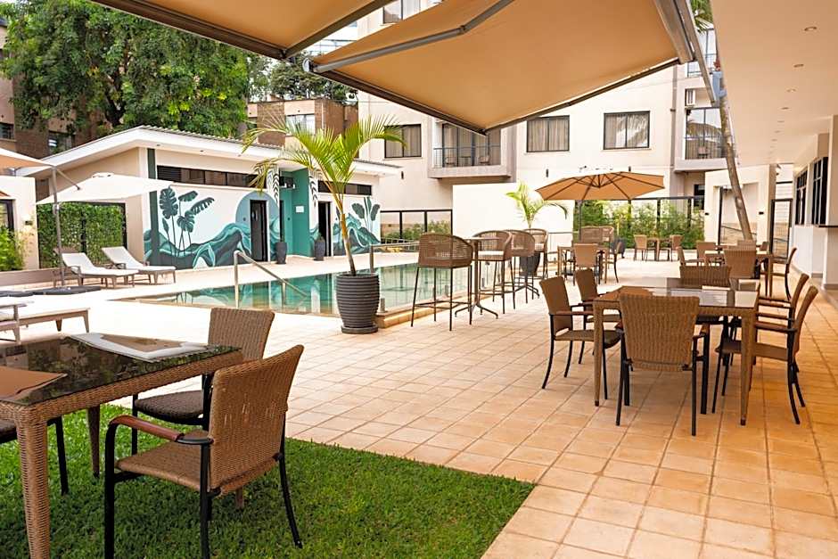 Bidwood Suite Hotel, Opposite Sarit Centre