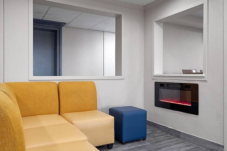 Days Inn by Wyndham Davenport