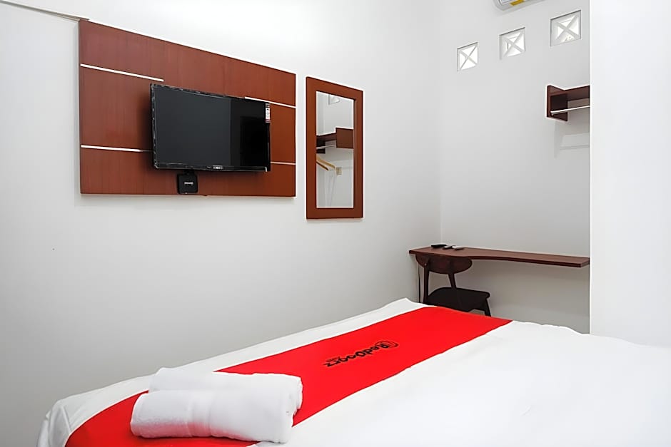 RedDoorz Syariah near Exit Tol Krapyak Semarang