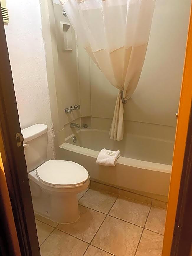 QUALITY INN VIEW OF LAKE POWELL - PAGE