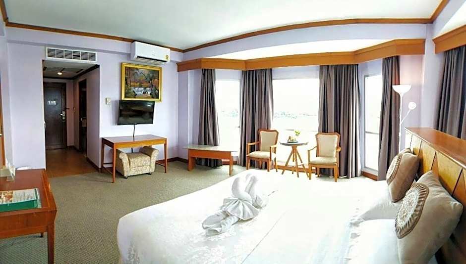 Viangtak Riverside Hotel