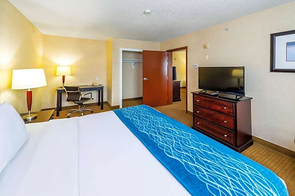 Comfort Inn & Suites