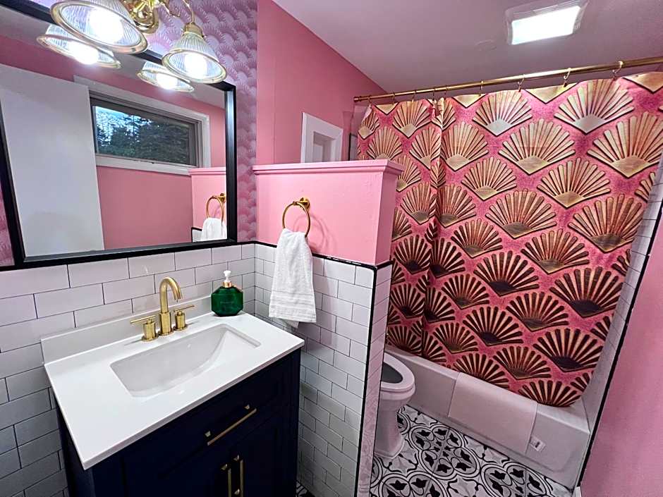 Great Gatsby Motel Inn