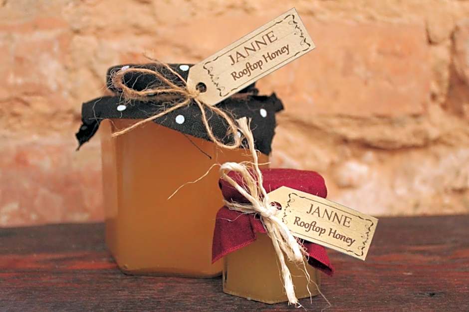 Janne Hotel with Self Check-in