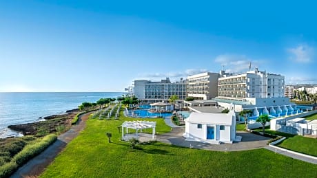 Pernera Beach Hotel