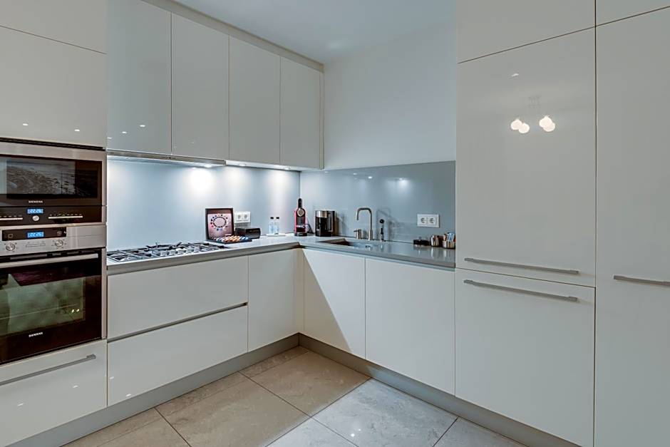 Black Pearl Apartment Hotel