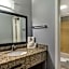 Econo Lodge Inn & Suites I-64 & Us 13