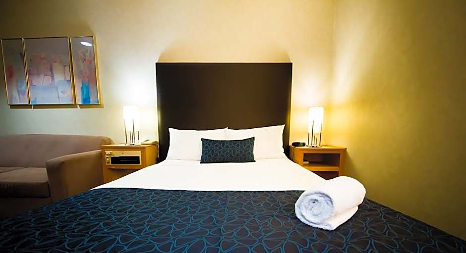 Sandown Regency Hotel & Apartments