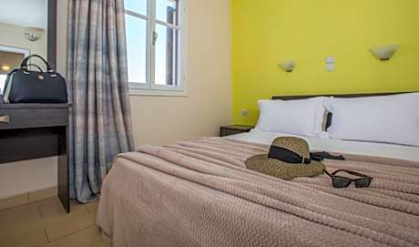 Suite with Balcony and Sea View