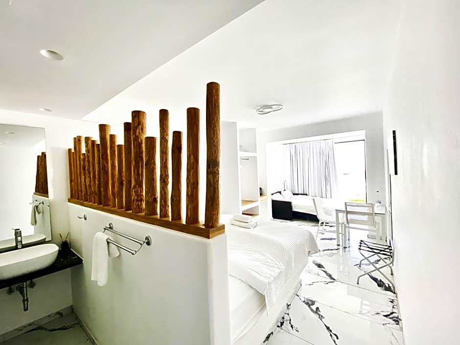 Bianco a Nero Mykonos