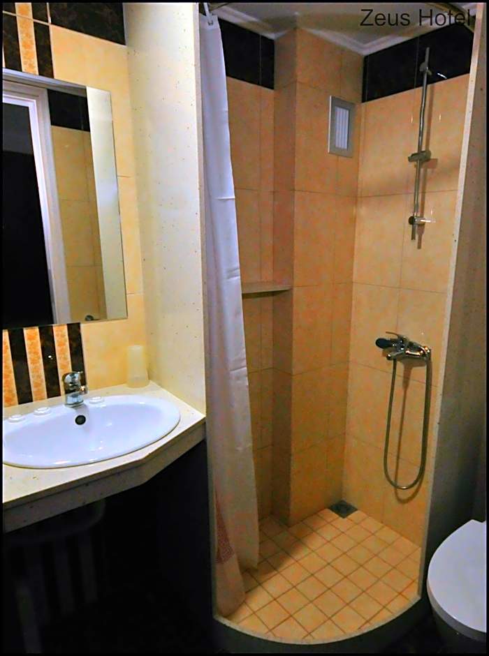 Zeus Hotel