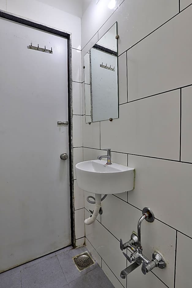 Hotel SR Rooms – Ahmedabad, TN