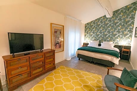 Deluxe Double Room with Extra Bed