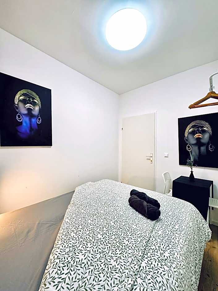 Budget Friendly Private Rooms with Garden