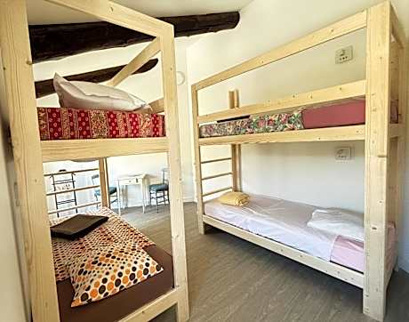 Mixed Dormitory Room