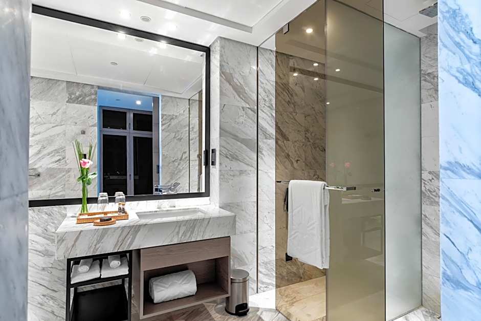 Taj Jumeirah Lakes Towers