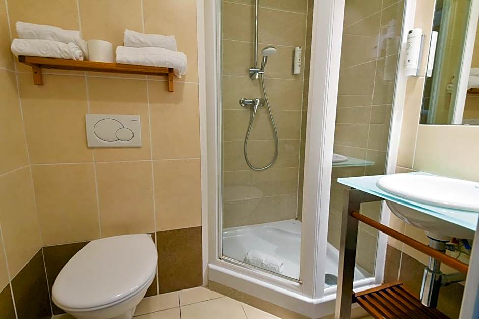 Kyriad Crepy En Valois