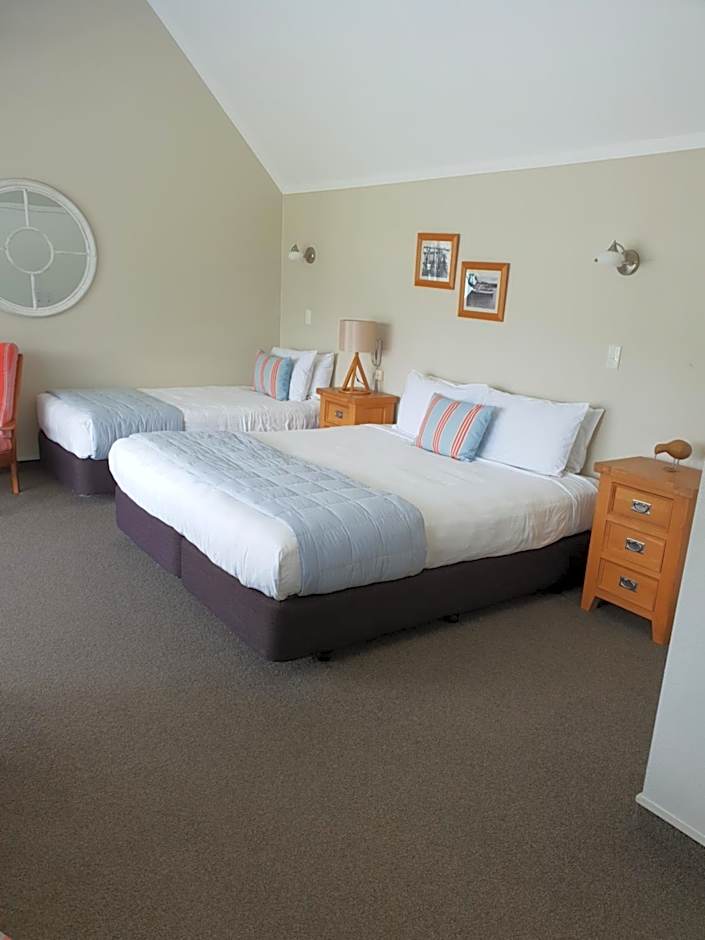 Hananui Lodge and Apartments