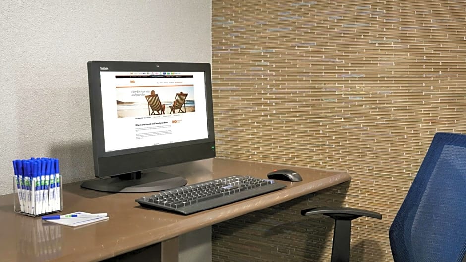 Holiday Inn Express Williamsbrg Busch Gardens Area By IHG