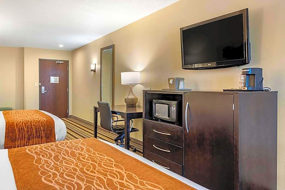 Comfort Inn & Suites Triadelphia - Wheeling