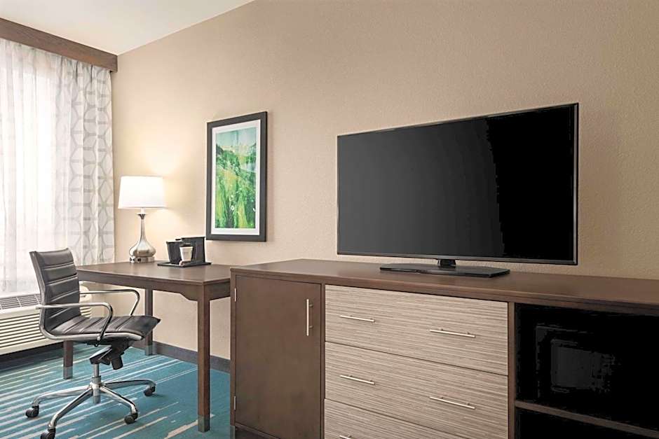 La Quinta by Wyndham Clovis CA