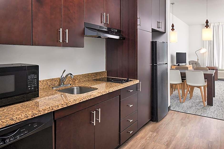 TownePlace Suites by Marriott Garden City